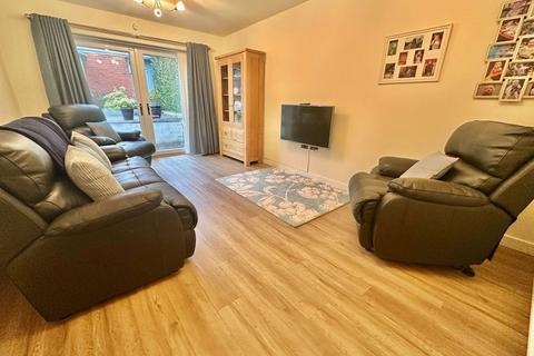 Garden Bungalow Garden Walk, Dudley, DY3 2NR