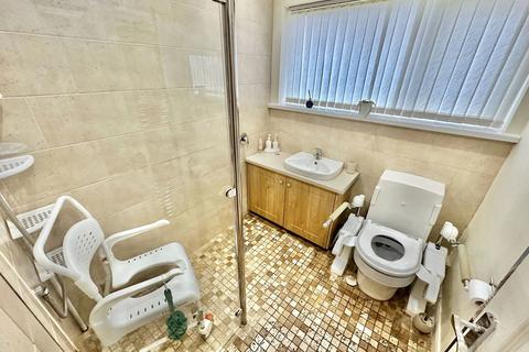 Garden Bungalow Garden Walk, Dudley, DY3 2NR