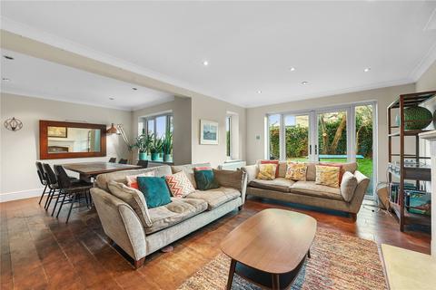 16 Ayletts, Broomfield, Chelmsford, CM1 7LE