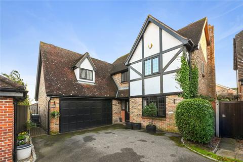 16 Ayletts, Broomfield, Chelmsford, CM1 7LE