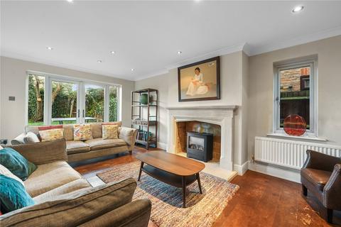 16 Ayletts, Broomfield, Chelmsford, CM1 7LE