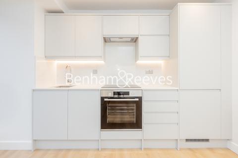 2 bedroom apartment to rent, Disraeli Road,  Hammersmith SW15