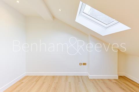 2 bedroom apartment to rent, Disraeli Road,  Hammersmith SW15