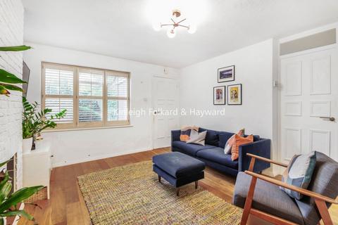 1 bedroom maisonette to rent, Copwood Close London N12