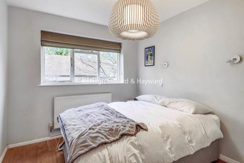 1 bedroom maisonette to rent, Copwood Close London N12