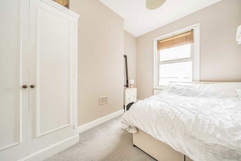 2 bedroom flat for sale, Garratt Lane, London SW18