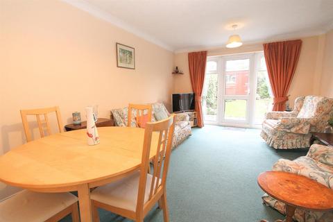 2 bedroom house for sale, St. Christophers Mews, Wallington SM6