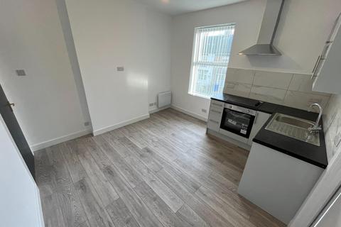 1 bedroom flat to rent, Shobnall Street, Burton-On-Trent, DE14