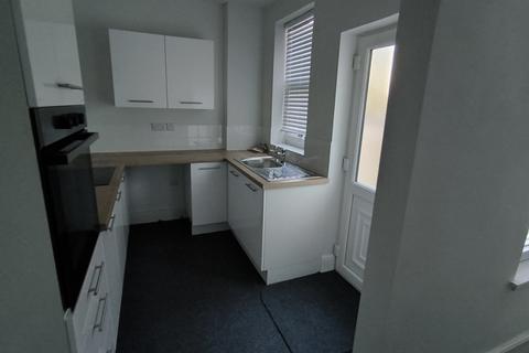 3 bedroom terraced house to rent, Withens Avenue, Sheffield S6