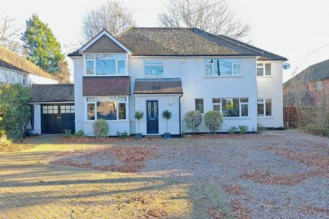 6 bedroom house to rent, Finchampstead Road, Wokingham