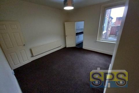 3 bedroom terraced house to rent, Nicholls Street, Stoke-on-Trent ST4