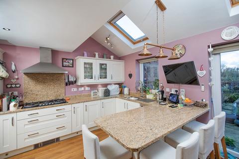 17 Harrier Close, Weldon, Corby, NN17 3FB