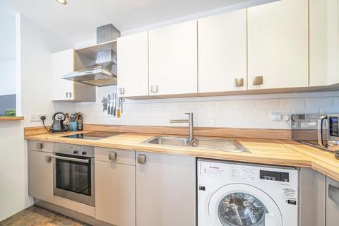 2 bedroom flat for sale, Harry Day Mews, West Norwood