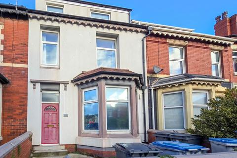 6 bedroom terraced house to rent, Palatine Road, Blackpool