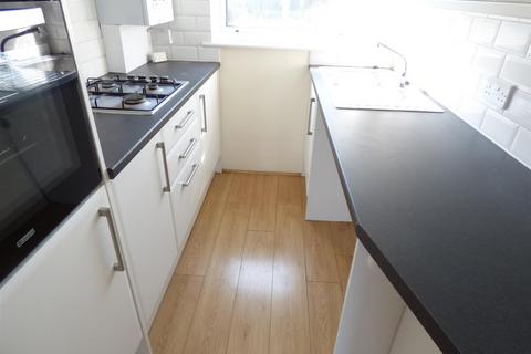 2 bedroom maisonette to rent, Oakdene Road, Orpington BR5