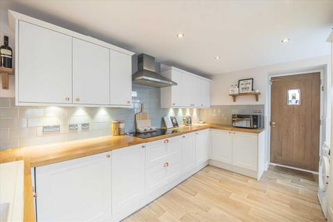 3 bedroom end of terrace house for sale, Polnoon Street, Eaglesham, GLASGOW