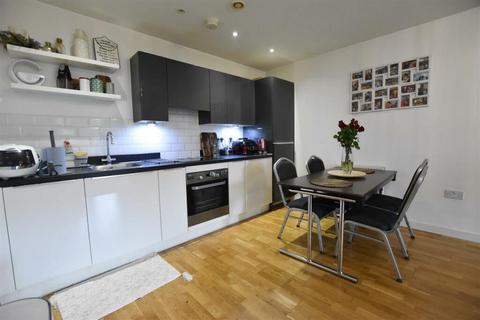 2 bedroom flat to rent, Wintergreen Boulevard, West Drayton UB7