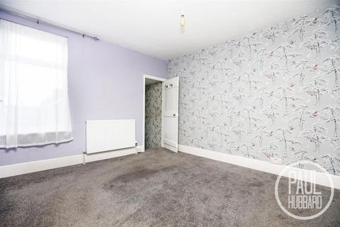 2 bedroom terraced house to rent, Raglan Street, Lowestoft, Suffolk