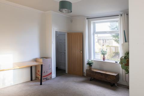 2 bedroom end of terrace house for sale, East Croft, Wyke BD12