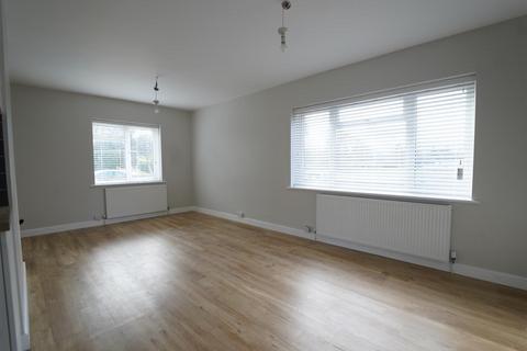 2 bedroom end of terrace house to rent, Bridge Street, Kenilworth