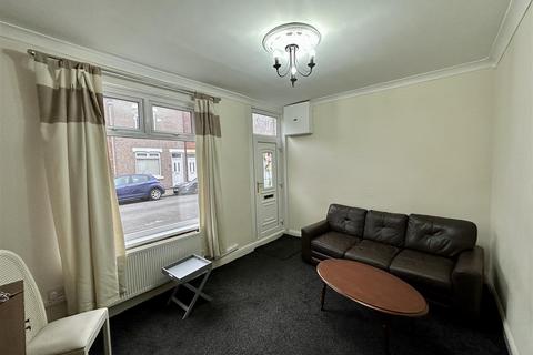 2 bedroom terraced house to rent, Lewes Road, Darlington