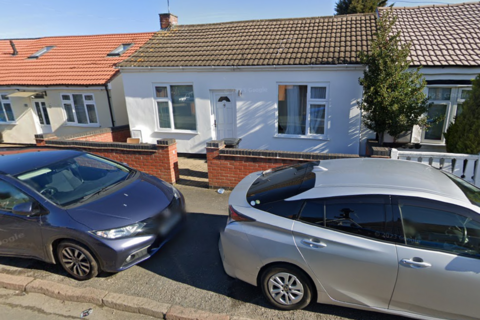 1 bedroom bungalow to rent, St. Ives Road LE4 9FN