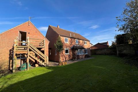 4 bedroom detached house to rent, ROSE COTTAGE, THE PADDOCKS, WALTHAM ON THE WOLDS