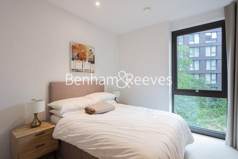 2 bedroom apartment to rent, Viaduct Gardens, London SW11