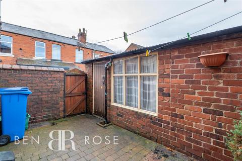 2 bedroom end of terrace house for sale, Walletts Road, Chorley