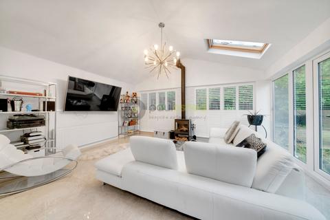 6 bedroom detached house for sale, Farrers Place, Shirley Hills