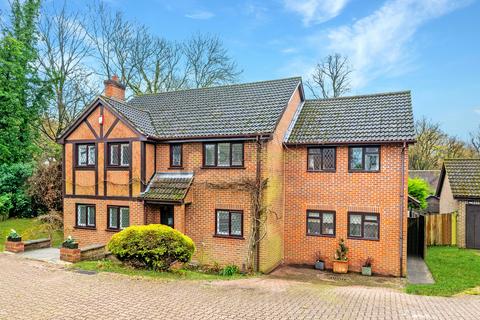 6 bedroom detached house for sale, Farrers Place, Shirley Hills