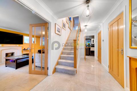 undefined, Farrers Place, Shirley Hills