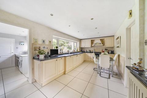 4 bedroom detached house for sale, Barnet Road, Arkley, Barnet, EN5