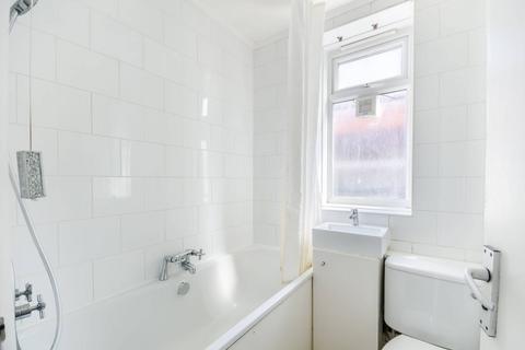 3 bedroom maisonette to rent, Fulham Court, Fulham Broadway, London, SW6