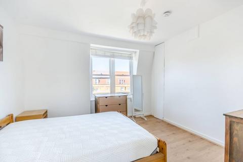 3 bedroom maisonette to rent, Fulham Court, Fulham Broadway, London, SW6