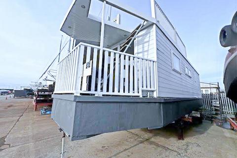 1 bedroom houseboat for sale, Vicarage Lane, Hoo ME3