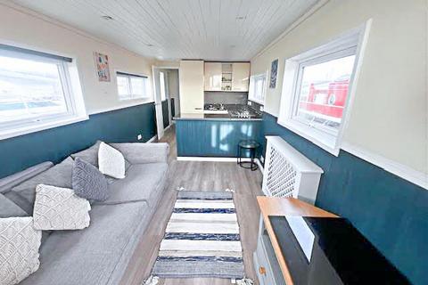 1 bedroom houseboat for sale, Vicarage Lane, Hoo ME3