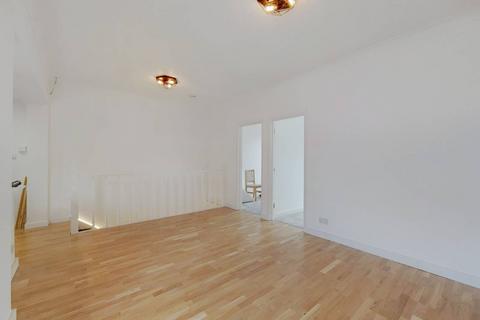 3 bedroom flat to rent, High Street, Upton Park, London, E6