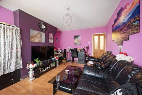 2 bedroom flat for sale, Cambridge Heath, Bethnal Green, London, E2