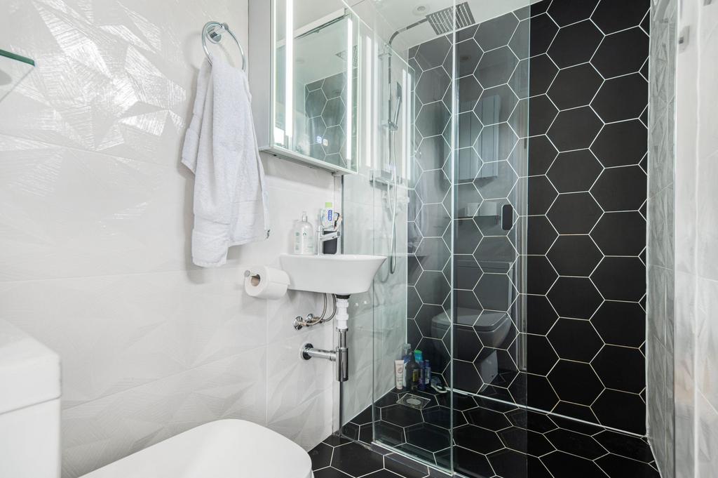 Downstairs shower/ WC