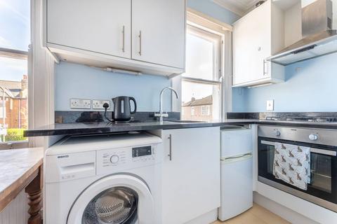 1 bedroom maisonette to rent, Alston Road, Tooting, London, SW17