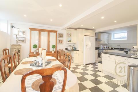 3 bedroom terraced house to rent, Church Road, LONDON SW19