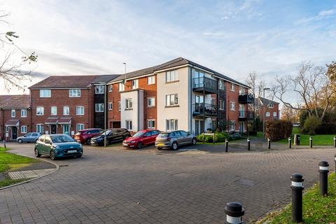 2 bedroom flat for sale, 25 Cavendish Drive, Locks Heath, Southampton, Hampshire. SO31 6BN