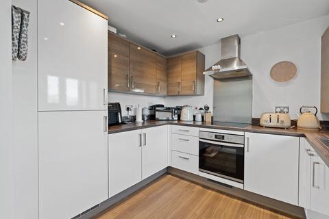 2 bedroom flat for sale, 25 Cavendish Drive, Locks Heath, Southampton, Hampshire. SO31 6BN