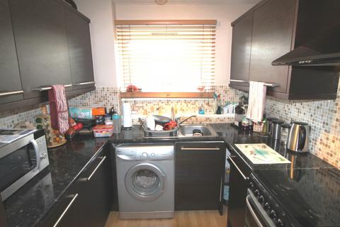 3 bedroom terraced house to rent, Laidon Square, Hemel Hempstead, Hertfordshire, HP2 6PE