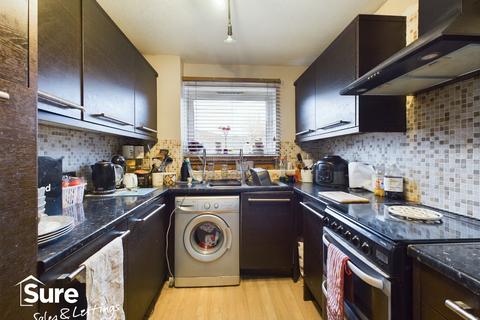 3 bedroom terraced house to rent, Laidon Square, Hemel Hempstead, Hertfordshire, HP2 6PE