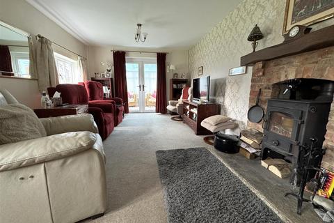 3 bedroom detached bungalow for sale, Prince Crescent, Staunton GL19