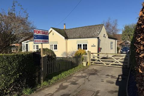 3 bedroom detached bungalow for sale, Prince Crescent, Staunton GL19