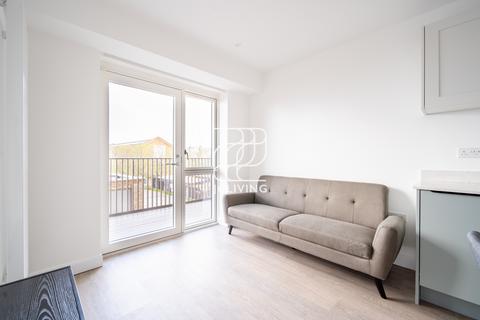 Studio to rent, Western Gateway, London, E16