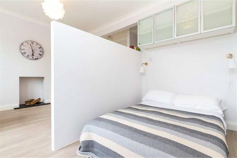 Studio for sale, Kelmore Grove, London